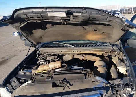 2000 Ford Excursion Limited from USA, damaged, VIN 1FMNU42L7YEB68057